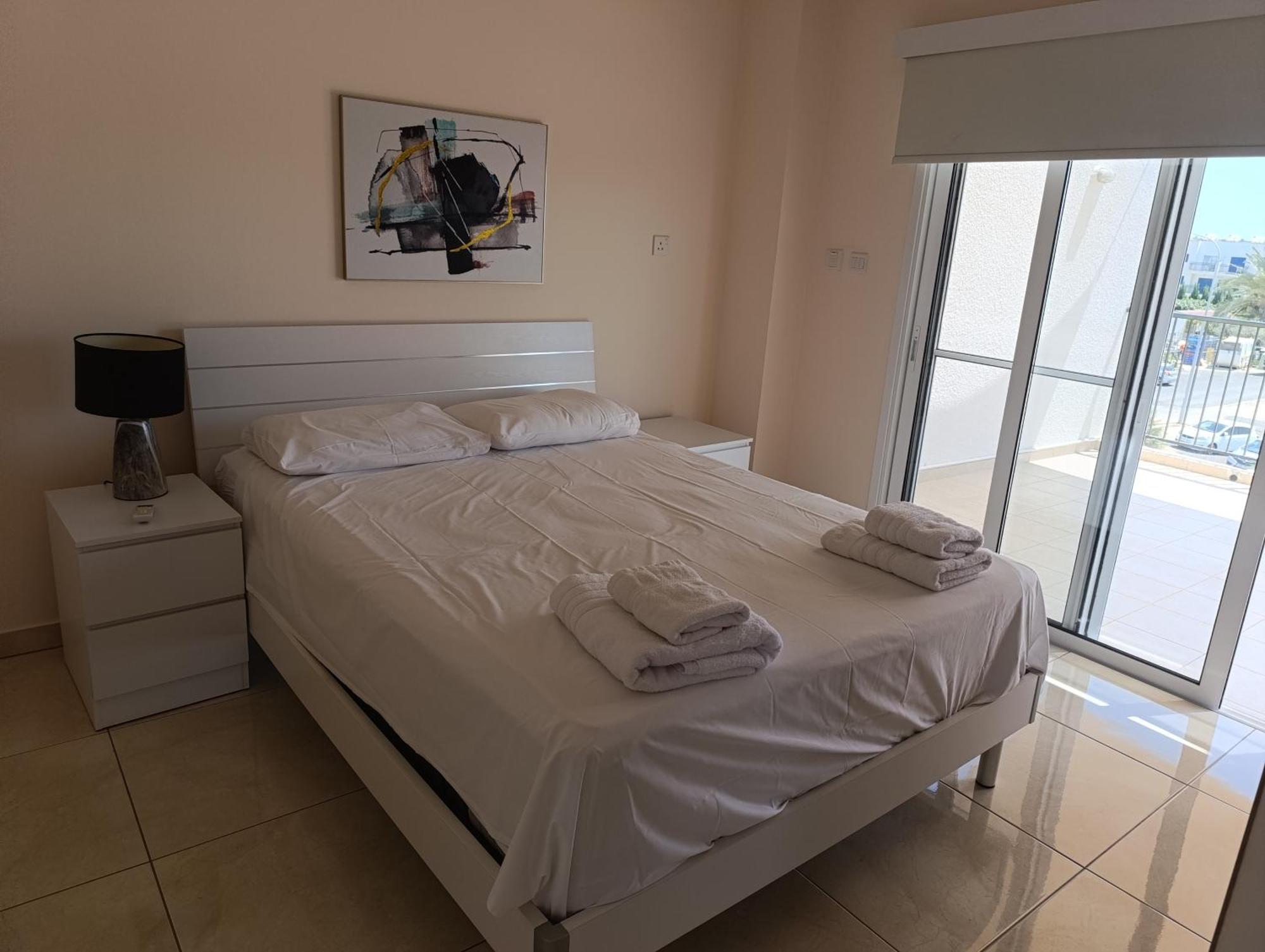 Adalena Court Apartment Paralimni Bagian luar foto